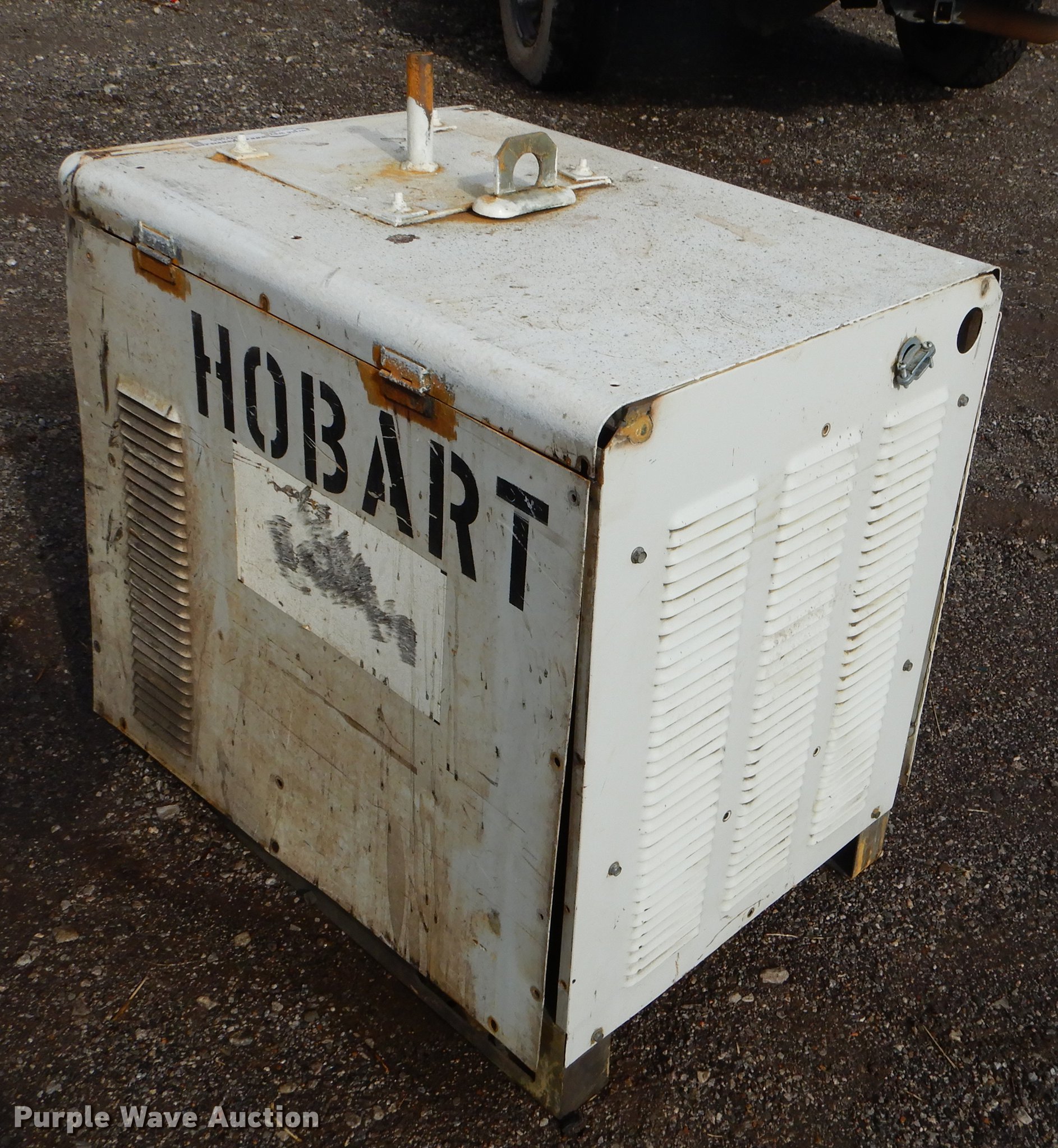 Hobart RC-300 welder in Collinsville, OK | Item ER9385 sold | Purple Wave