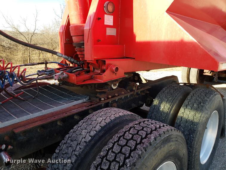 image for item AV9358 1995 Mack CH613 semi truck