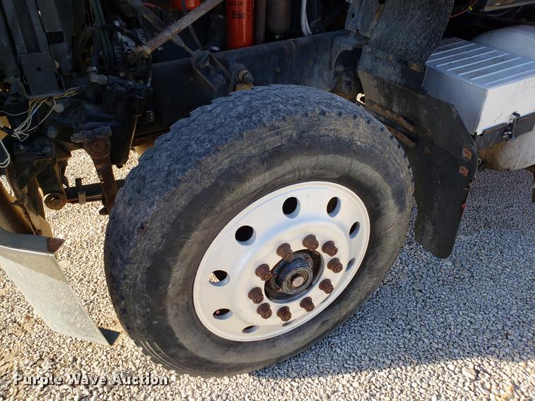 image for item AV9358 1995 Mack CH613 semi truck