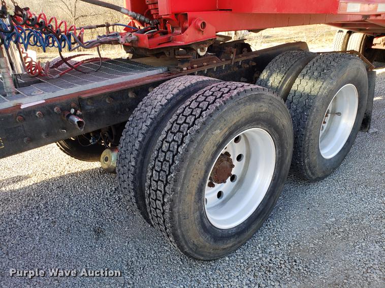 image for item AV9358 1995 Mack CH613 semi truck