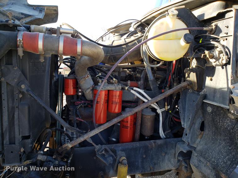 image for item AV9358 1995 Mack CH613 semi truck