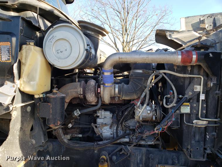 image for item AV9358 1995 Mack CH613 semi truck