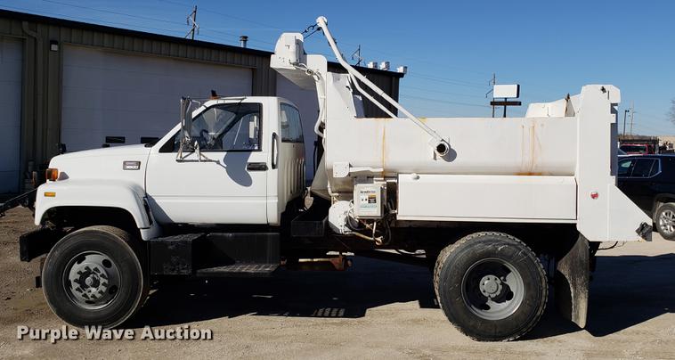 image for item AV9360 2002 GMC C7500 dump truck