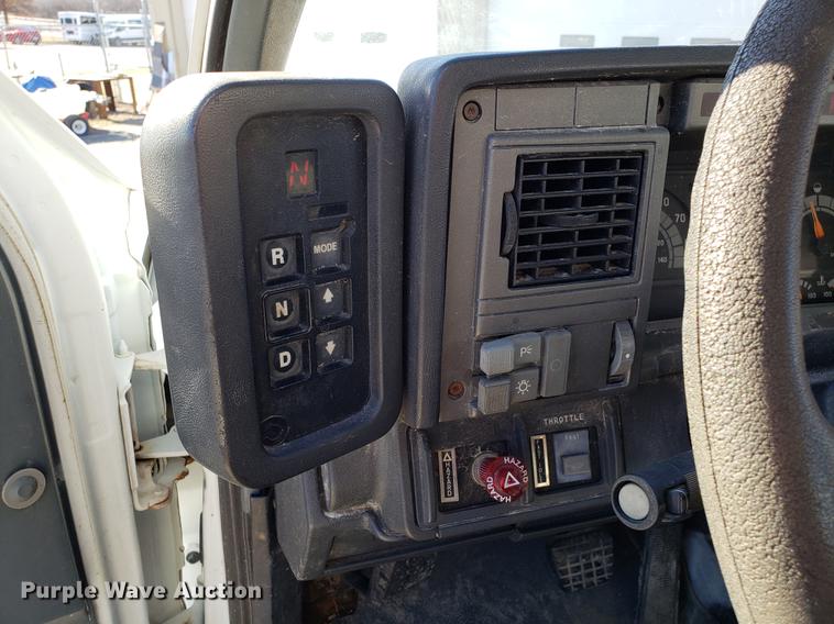 image for item AV9360 2002 GMC C7500 dump truck