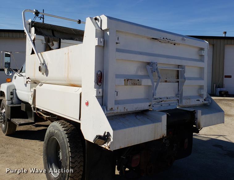 image for item AV9360 2002 GMC C7500 dump truck