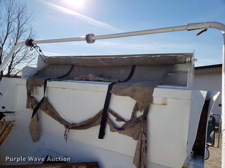 image for item AV9360 2002 GMC C7500 dump truck