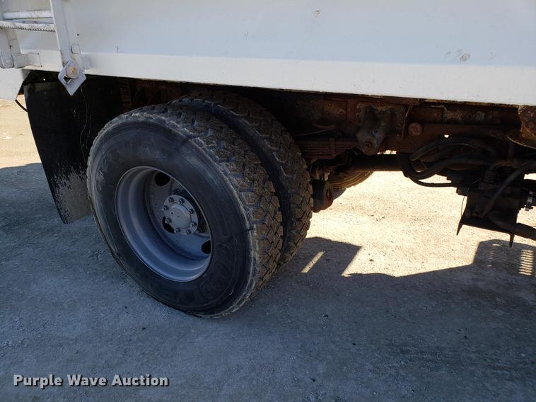 image for item AV9360 2002 GMC C7500 dump truck