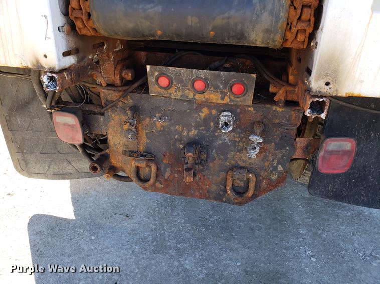 image for item AV9360 2002 GMC C7500 dump truck