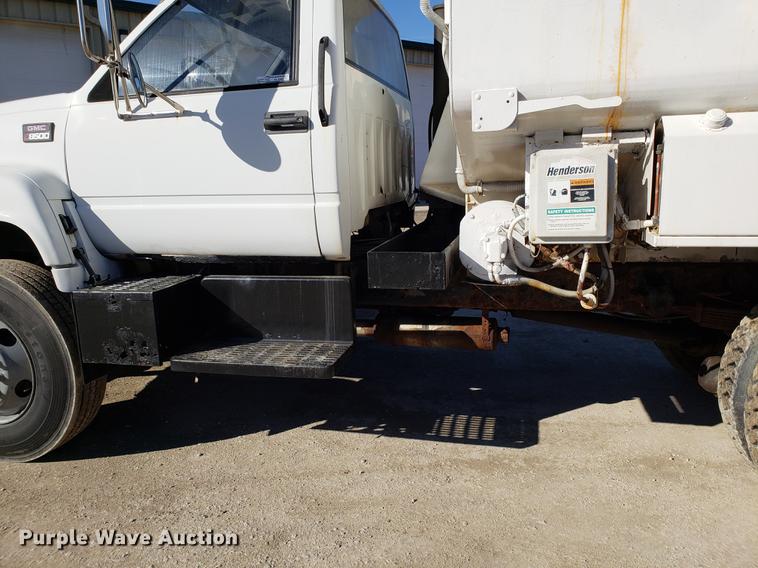 image for item AV9360 2002 GMC C7500 dump truck