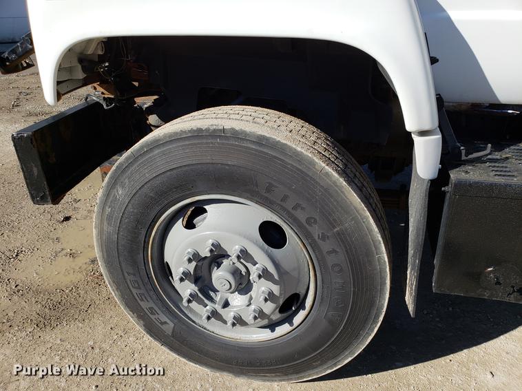 image for item AV9360 2002 GMC C7500 dump truck