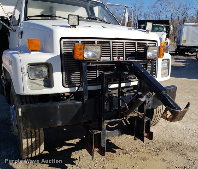 image for item AV9360 2002 GMC C7500 dump truck