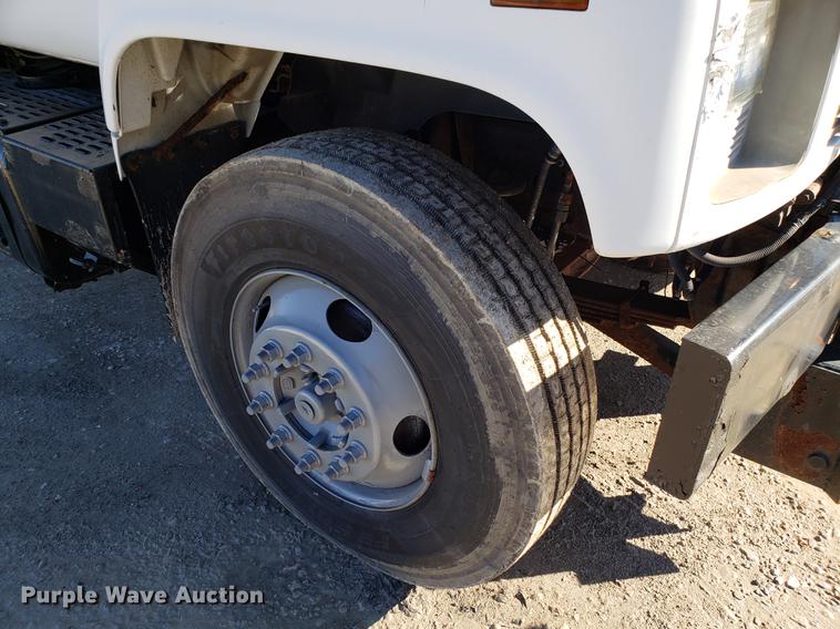 image for item AV9360 2002 GMC C7500 dump truck