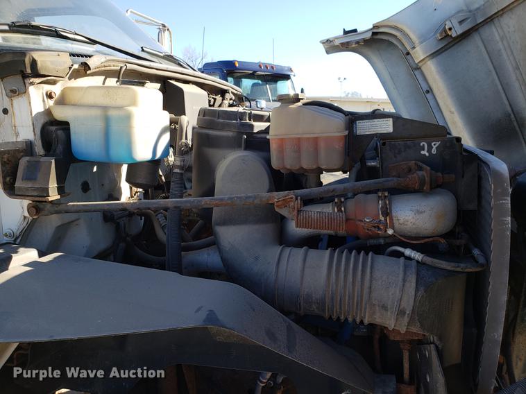 image for item AV9360 2002 GMC C7500 dump truck