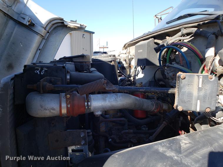 image for item AV9360 2002 GMC C7500 dump truck