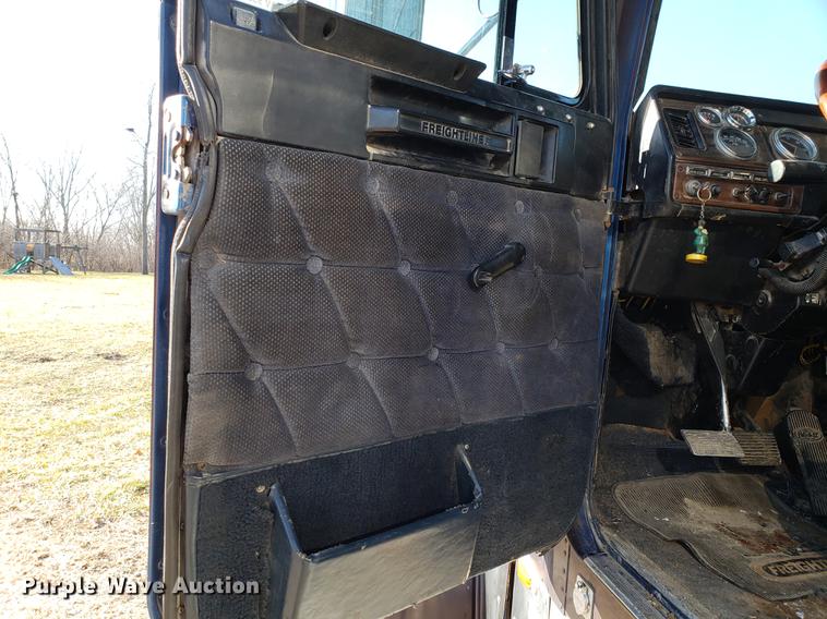 image for item AV9380 1994 Freightliner FLD 120 Classic dump truck