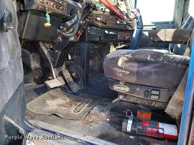 image for item AV9380 1994 Freightliner FLD 120 Classic dump truck