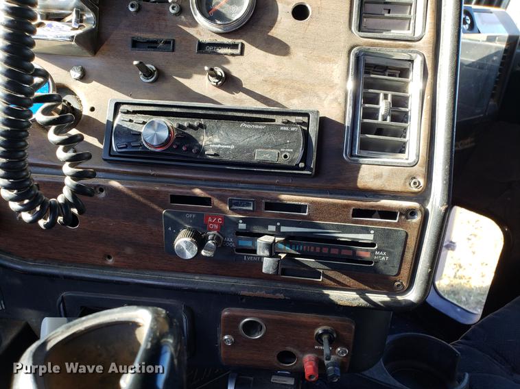 image for item AV9380 1994 Freightliner FLD 120 Classic dump truck