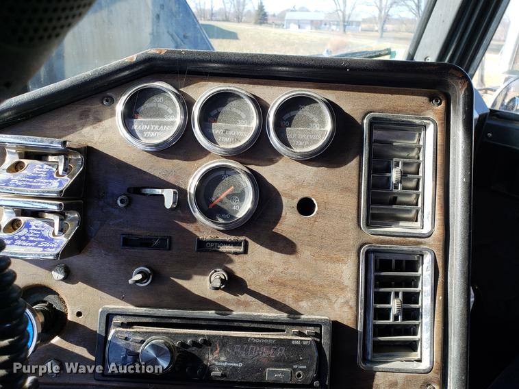 image for item AV9380 1994 Freightliner FLD 120 Classic dump truck