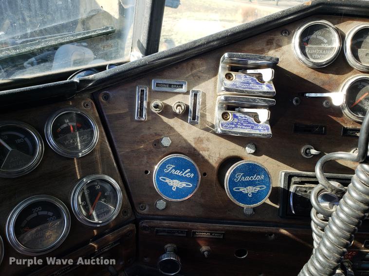 image for item AV9380 1994 Freightliner FLD 120 Classic dump truck