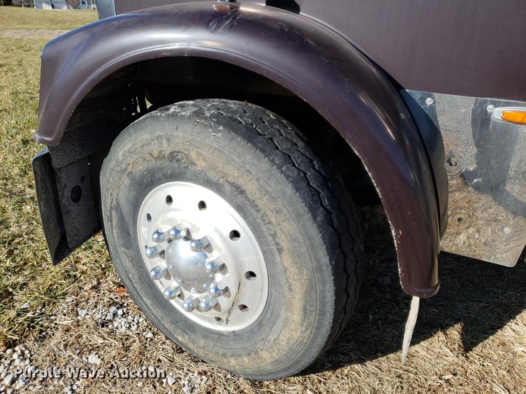 image for item AV9380 1994 Freightliner FLD 120 Classic dump truck