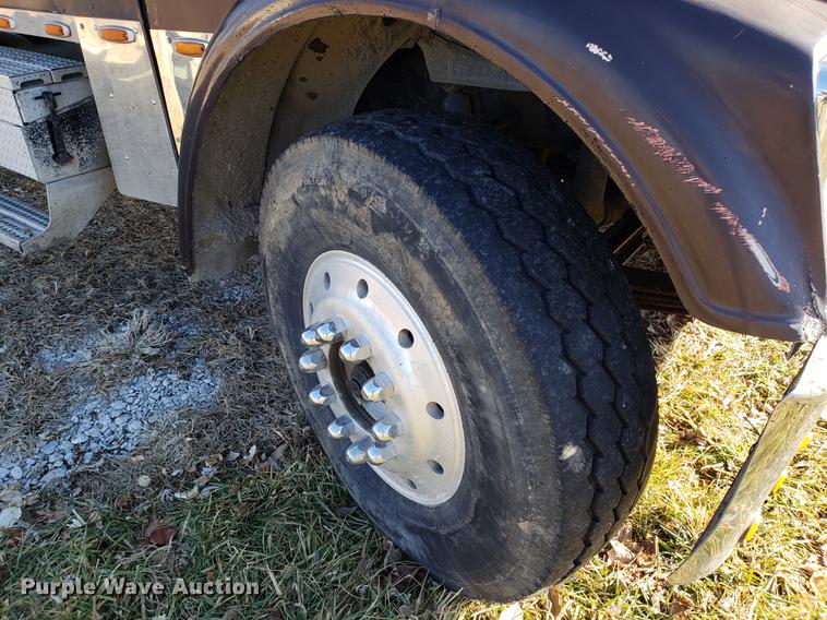 image for item AV9380 1994 Freightliner FLD 120 Classic dump truck