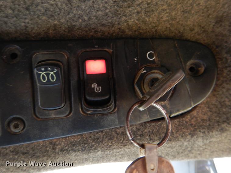 image for item BE9311 2000 John Deere 260 skid steer