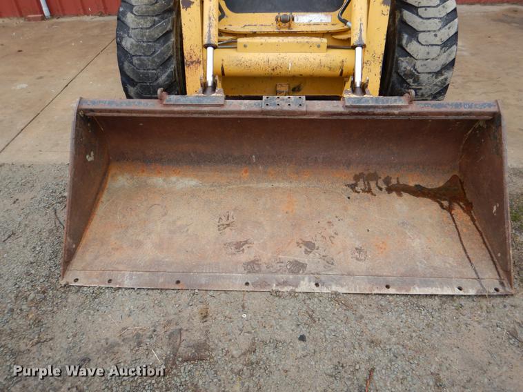 image for item BE9311 2000 John Deere 260 skid steer