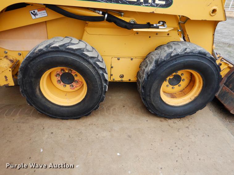 image for item BE9311 2000 John Deere 260 skid steer