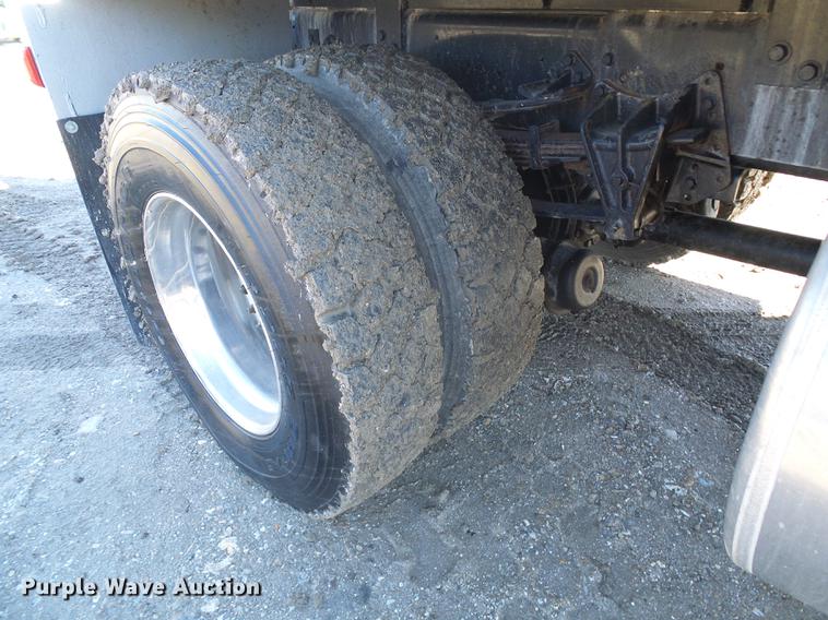 image for item DB2153 1993 International 4800 digger derrick truck