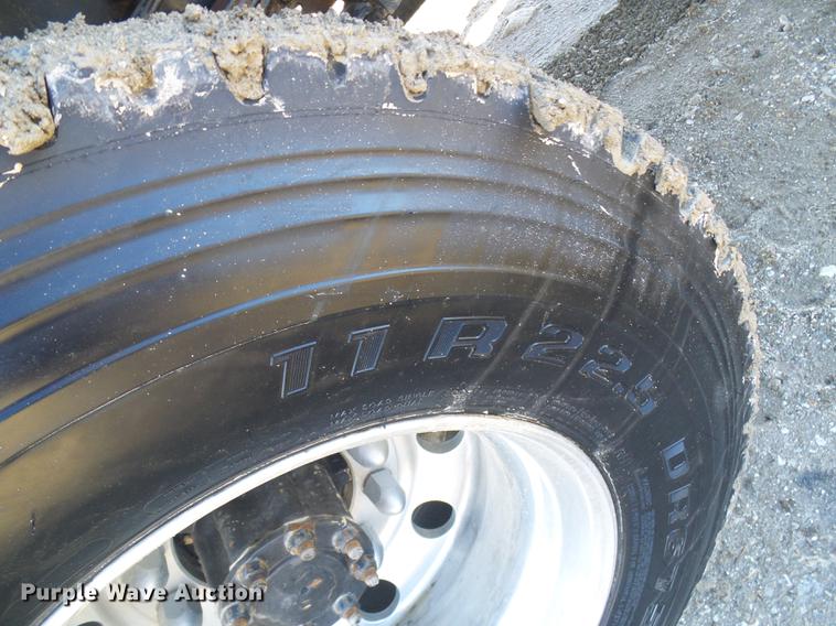 image for item DB2153 1993 International 4800 digger derrick truck