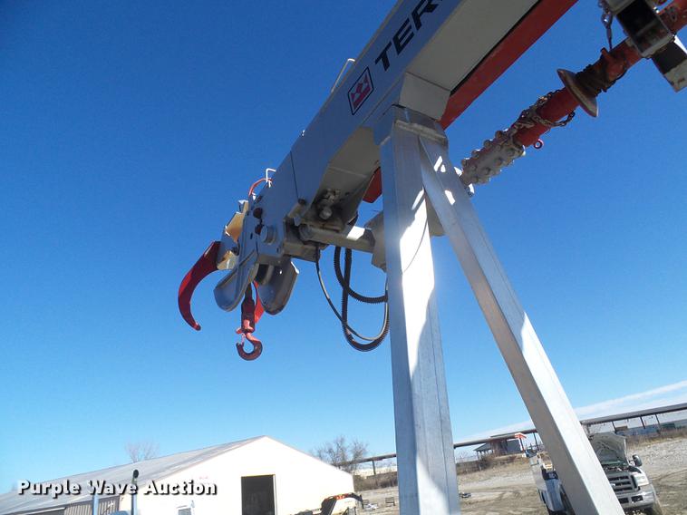 image for item DB2153 1993 International 4800 digger derrick truck