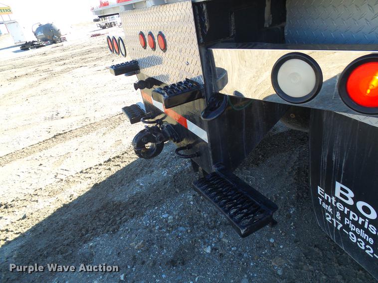 image for item DB2153 1993 International 4800 digger derrick truck