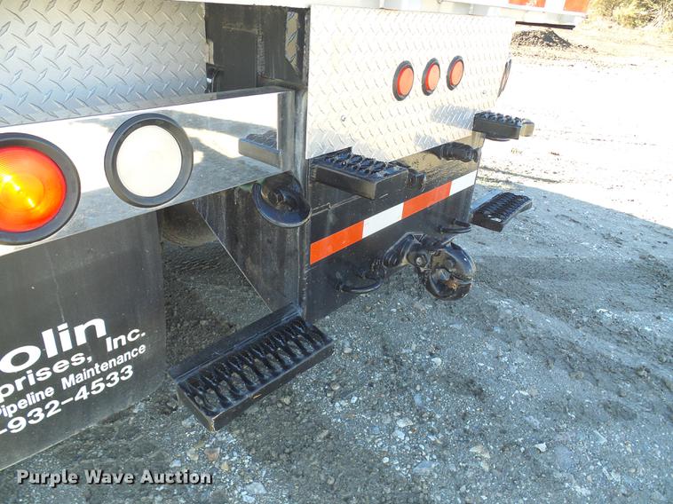 image for item DB2153 1993 International 4800 digger derrick truck