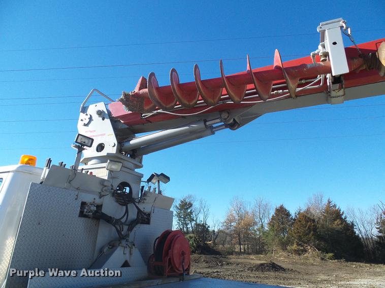 image for item DB2153 1993 International 4800 digger derrick truck