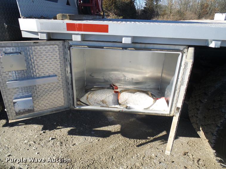 image for item DB2153 1993 International 4800 digger derrick truck