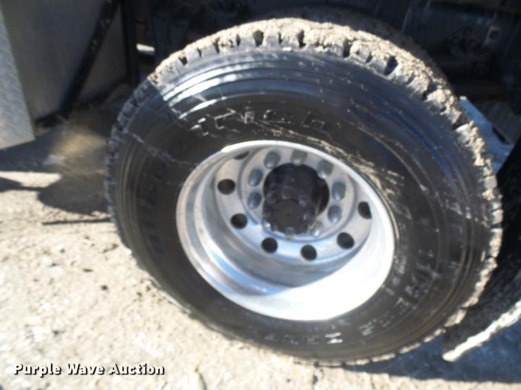 image for item DB2153 1993 International 4800 digger derrick truck