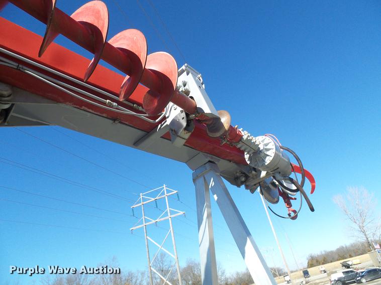 image for item DB2153 1993 International 4800 digger derrick truck