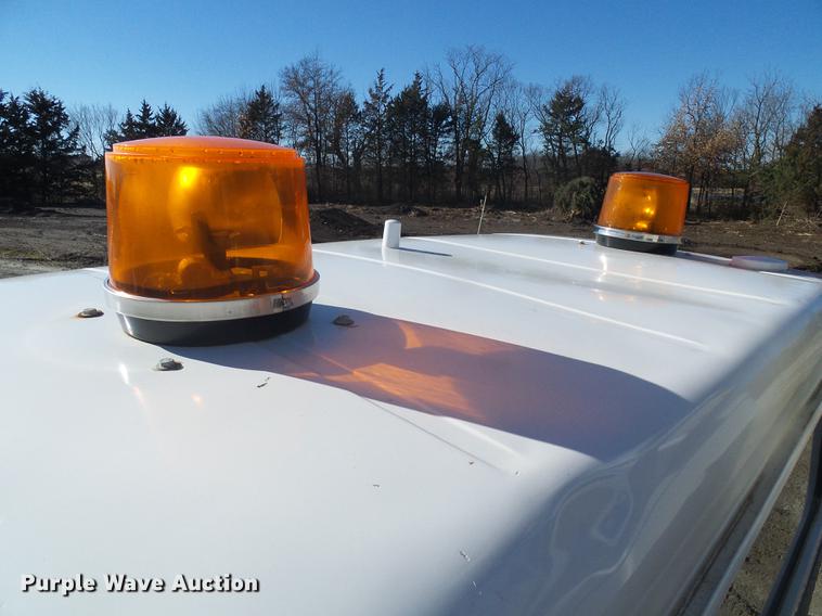 image for item DB2153 1993 International 4800 digger derrick truck