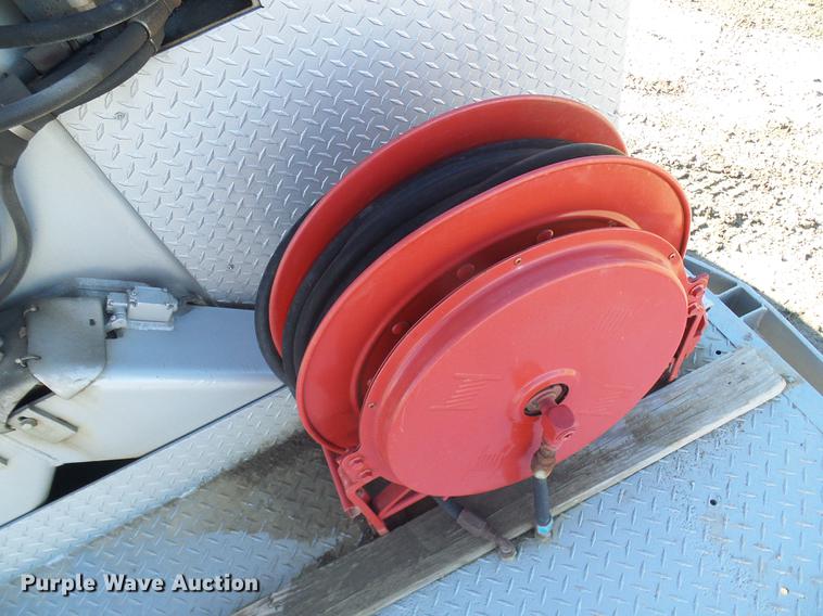 image for item DB2153 1993 International 4800 digger derrick truck