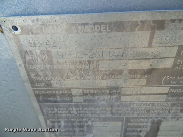 image for item DB2153 1993 International 4800 digger derrick truck