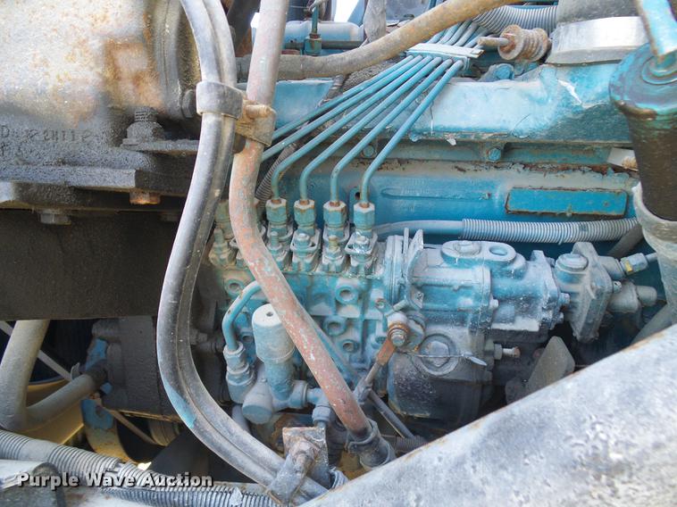 image for item DB2153 1993 International 4800 digger derrick truck