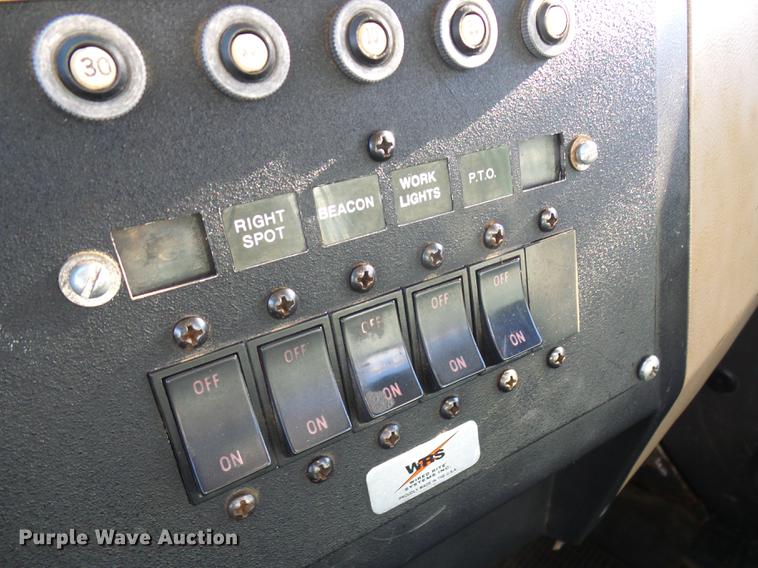 image for item DB2153 1993 International 4800 digger derrick truck