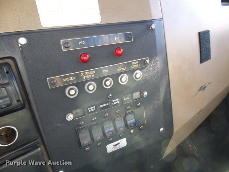 image for item DB2153 1993 International 4800 digger derrick truck