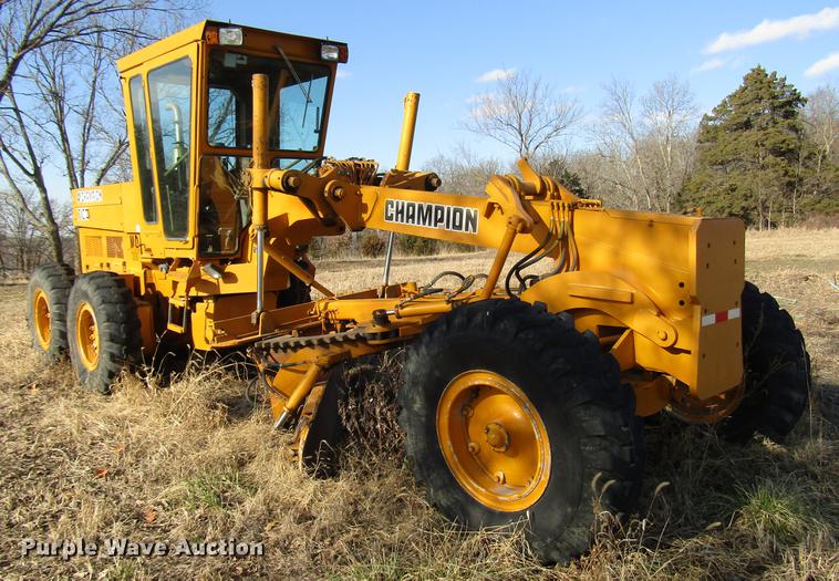 image for item DB6998 1988 Champion 710A motor grader