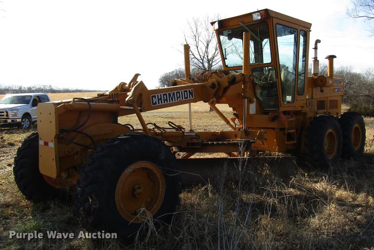 image for item DB6998 1988 Champion 710A motor grader