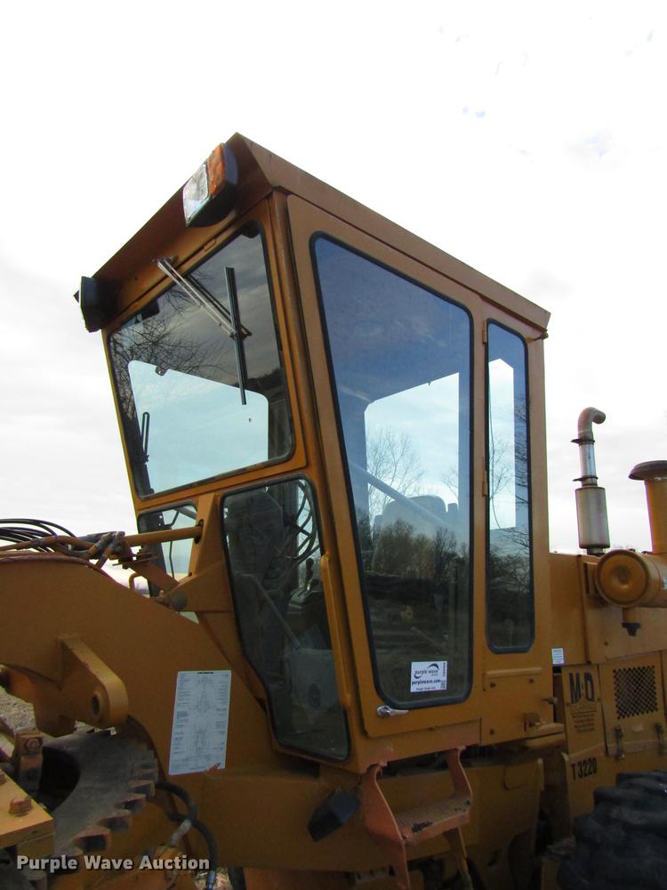 image for item DB6998 1988 Champion 710A motor grader