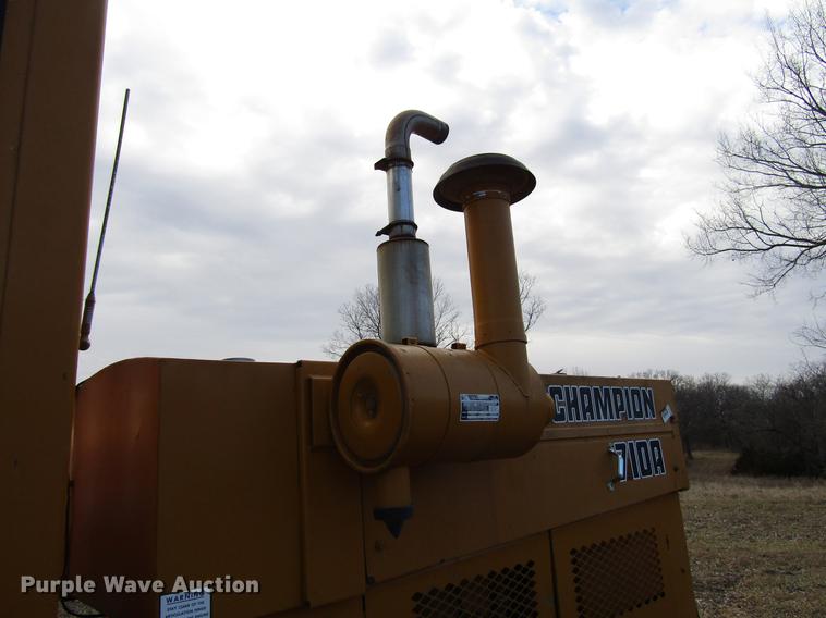 image for item DB6998 1988 Champion 710A motor grader