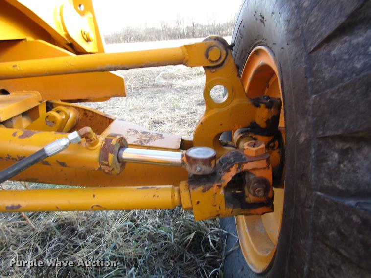 image for item DB6998 1988 Champion 710A motor grader