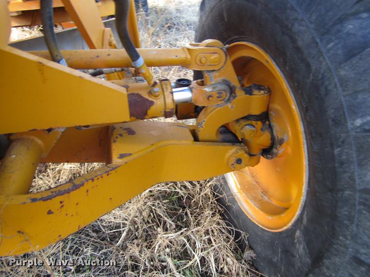 image for item DB6998 1988 Champion 710A motor grader