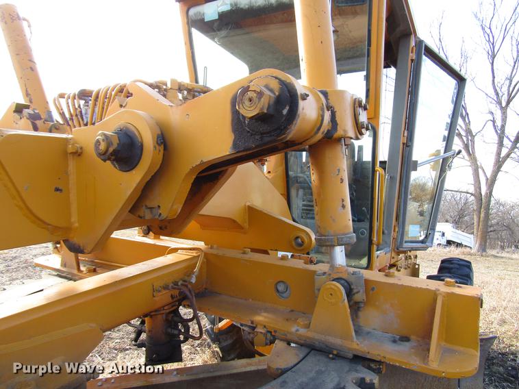 image for item DB6998 1988 Champion 710A motor grader